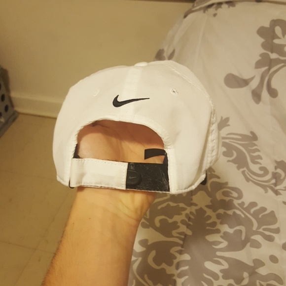 Nike hat - Picture 2 of 2